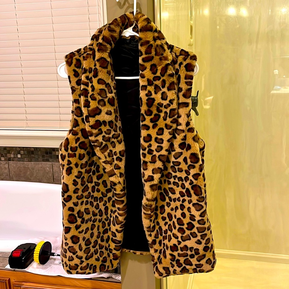 Coco+Carmen leopard print vest - Small